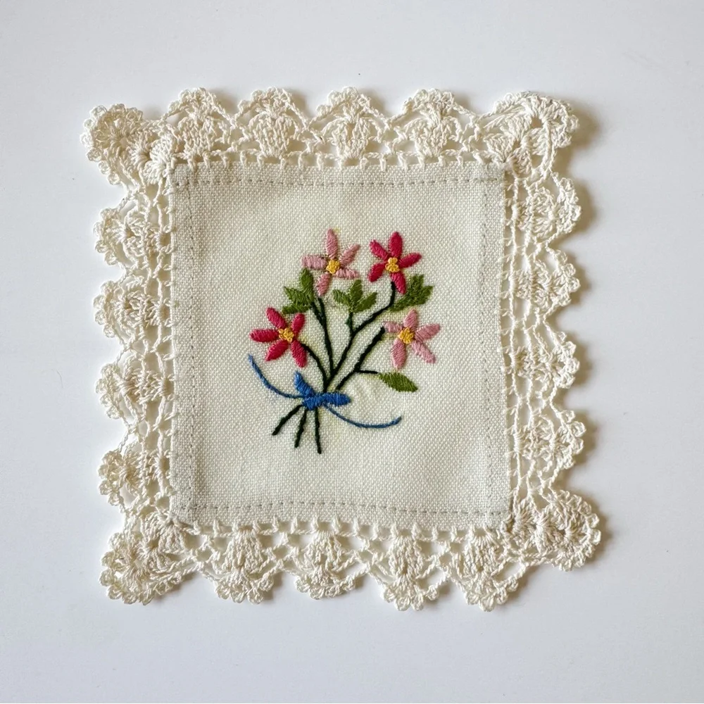 Hand Embroidered Floral‎ Lace Linen Napkin - Heirloom Cottagecore Linen